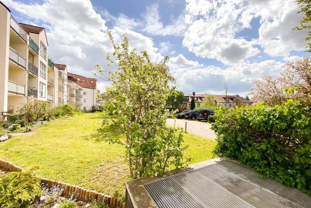 Apartment Am Auensee Mit Grosser Terrasse & Privat-Parkplatz Leipzig Exterior foto